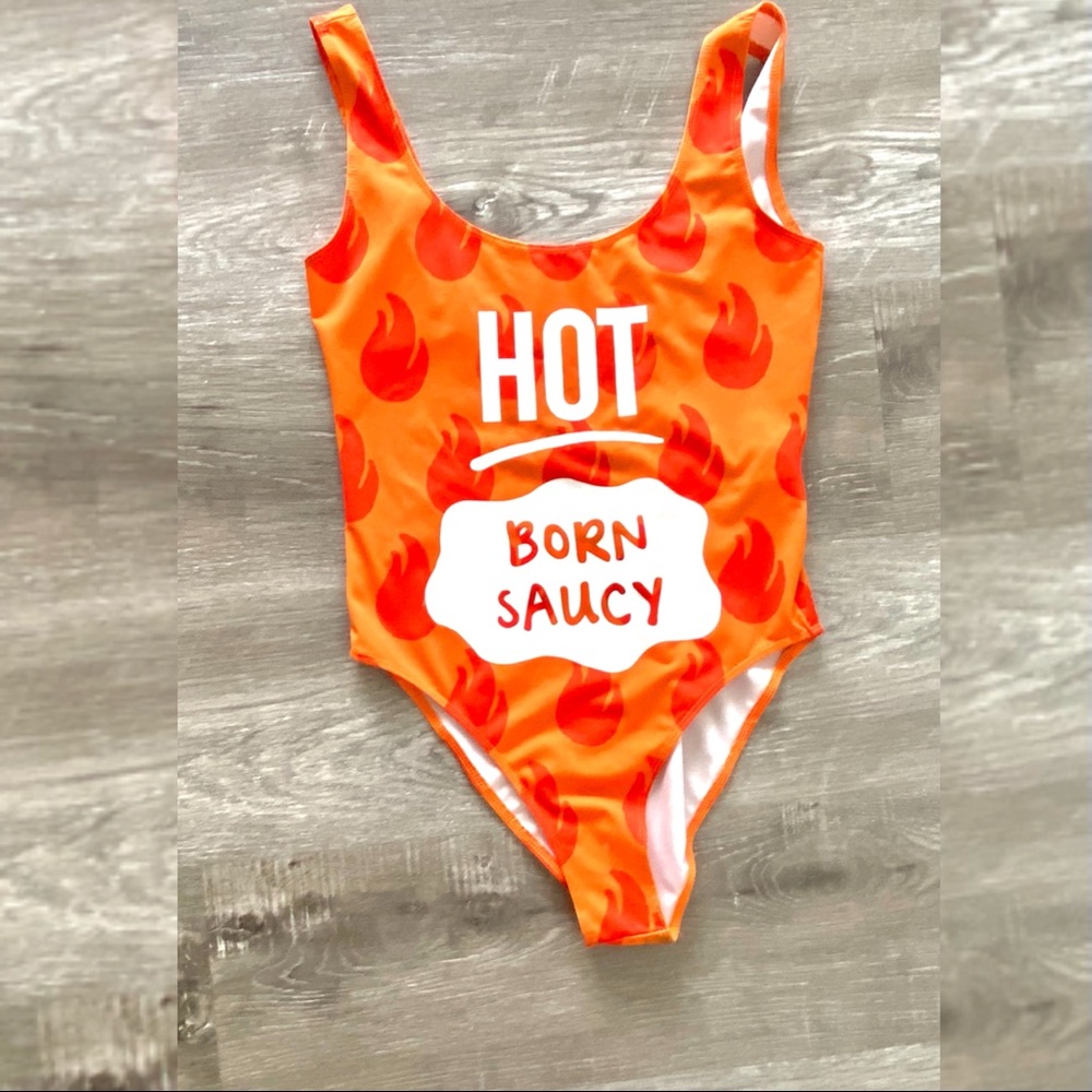 “Born Saucy” Bodysuit TacoBell x Forever21